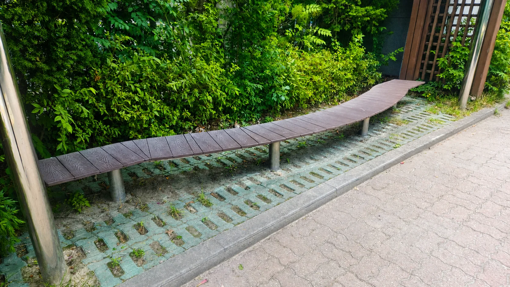곡률에 맞춘 스텐 벤치 프레임 제작 사례